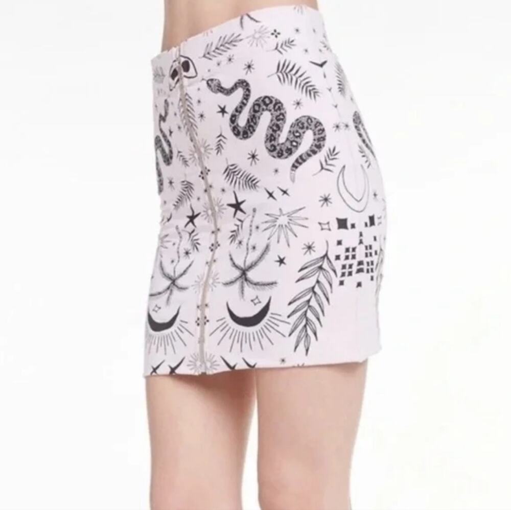 NWT Wildfox Radiant Bandana Gia Mini Skirt S Rose Pink Snake Celestial Front Zip